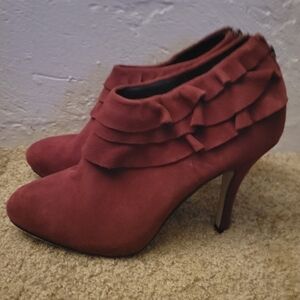 Kelsi Dagger Suede Ankle Booties Size 8 ½